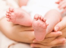 Cara Penggunaan Youbaby Sapu Di Bahagian Tapak Kaki.jpg